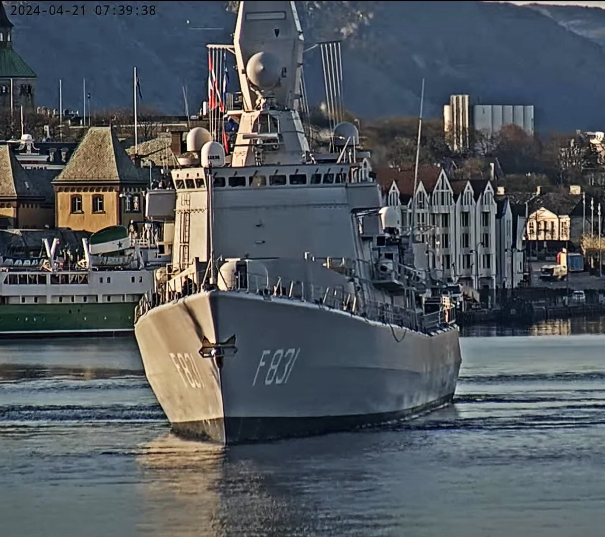 Royal Netherlands Navy Karel Doorman-class frigate HNLMS Van Amstel (F831) coming into Stavanger, Norway - April 21, 2024 #hnlmsvanamstel #f831

SRC: webcam