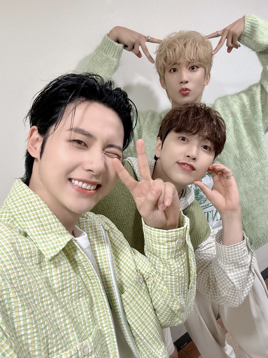 _B1A4OFFICIAL's tweet image. [#B1A4Story] B1A4 13th Anniversary Fan Concert ＜13ANA=DAY＞📸

13년 동안 서로의 이름을 부르며 함께 채워온 파란 도화지💙
앞으로도 바나와 뵤네뽀의 이야기로 더 다채롭게 물들여요🎨

#B1A4
#13ANA_DAY #반하는_날