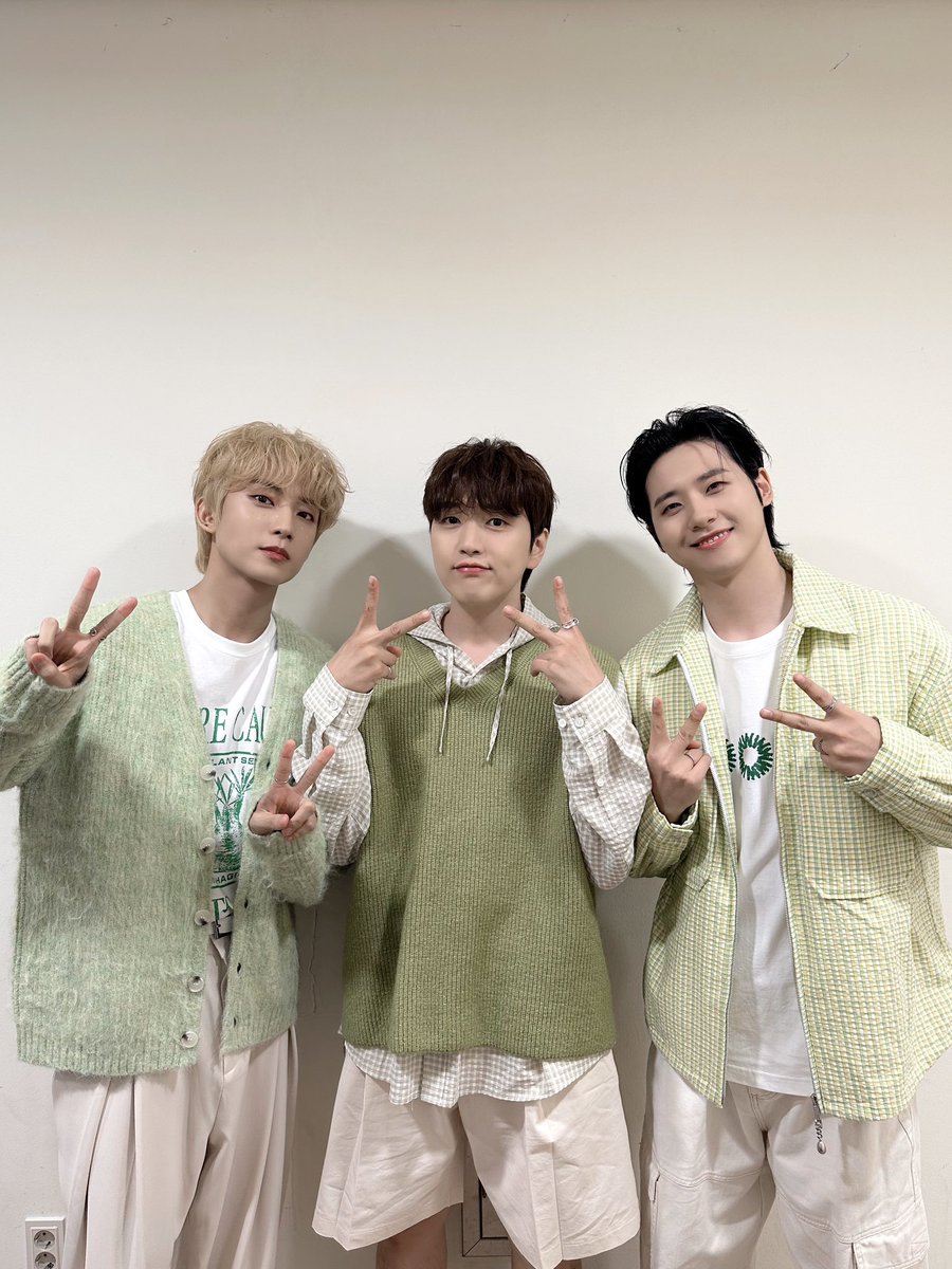 _B1A4OFFICIAL's tweet image. [#B1A4Story] B1A4 13th Anniversary Fan Concert ＜13ANA=DAY＞📸

13년 동안 서로의 이름을 부르며 함께 채워온 파란 도화지💙
앞으로도 바나와 뵤네뽀의 이야기로 더 다채롭게 물들여요🎨

#B1A4
#13ANA_DAY #반하는_날