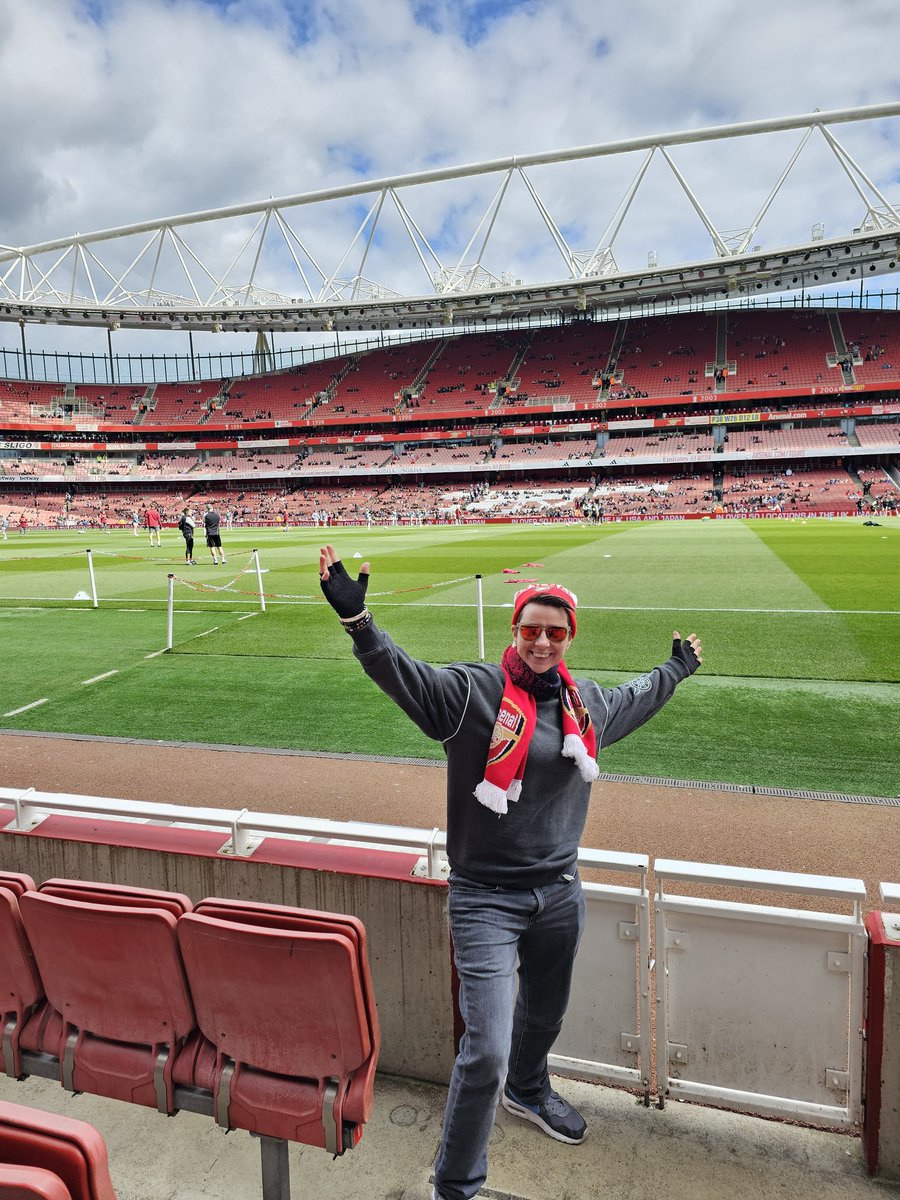 First time ever at the Emirates!! Absolutely fucking buzzing!! Come on the <a href="/ArsenalWFC/">Arsenal Women</a> !!! First proper club game too! Can you tell!?!?