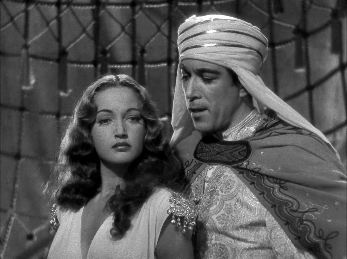 Anthon yQuinn, Dorothy Lamour “ROAD TO MOROCCO” (1942) dir. David Butler

🎬 #ParamountPictures