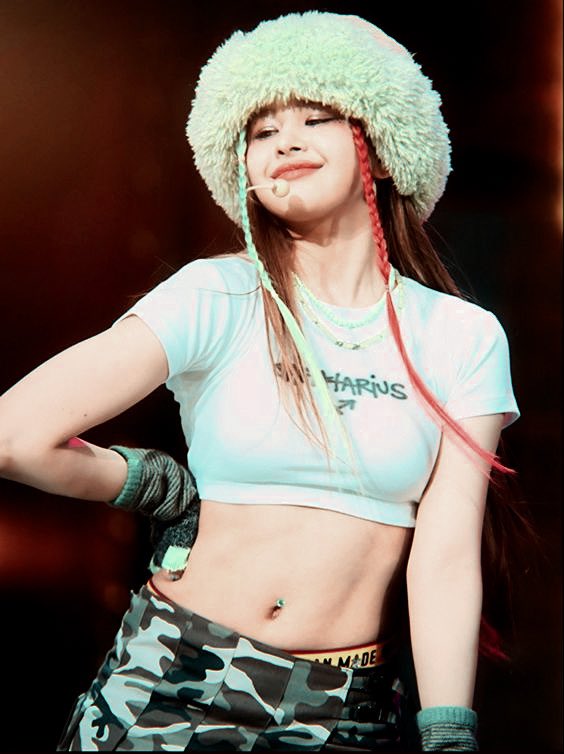 seoigui's tweet photo. @ladansce ㅤ

꒰ა #RAJAH ໒꒱ As the camera pans to her view, she smiles widely, waving her hand shyly as her eyes twinkle. She chuckles, hearing her members cheer along which makes her more flustered. 

ㅤㅤ https://t.co/1yQ1gR5Nho