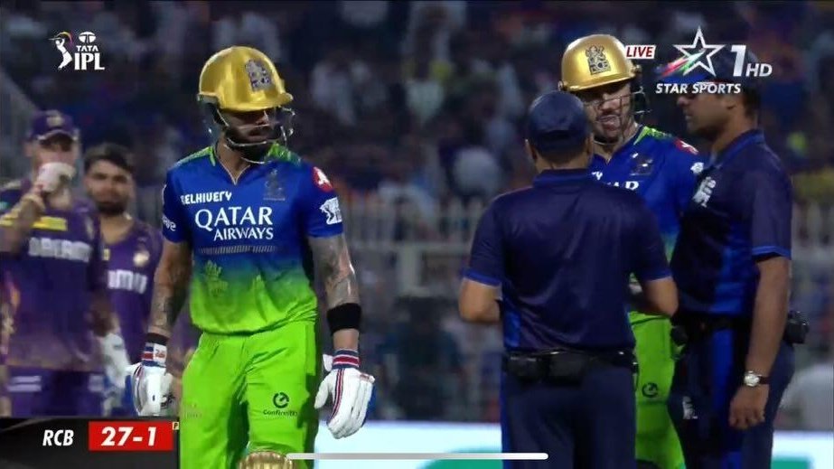 mufaddal_vohra's tweet photo. Virat Kohli absolutely furious with the umpires. https://t.co/2KuSnxYnNv