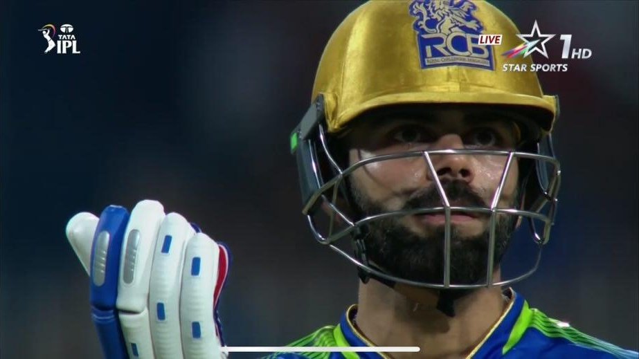 mufaddal_vohra's tweet photo. Virat Kohli absolutely furious with the umpires. https://t.co/2KuSnxYnNv