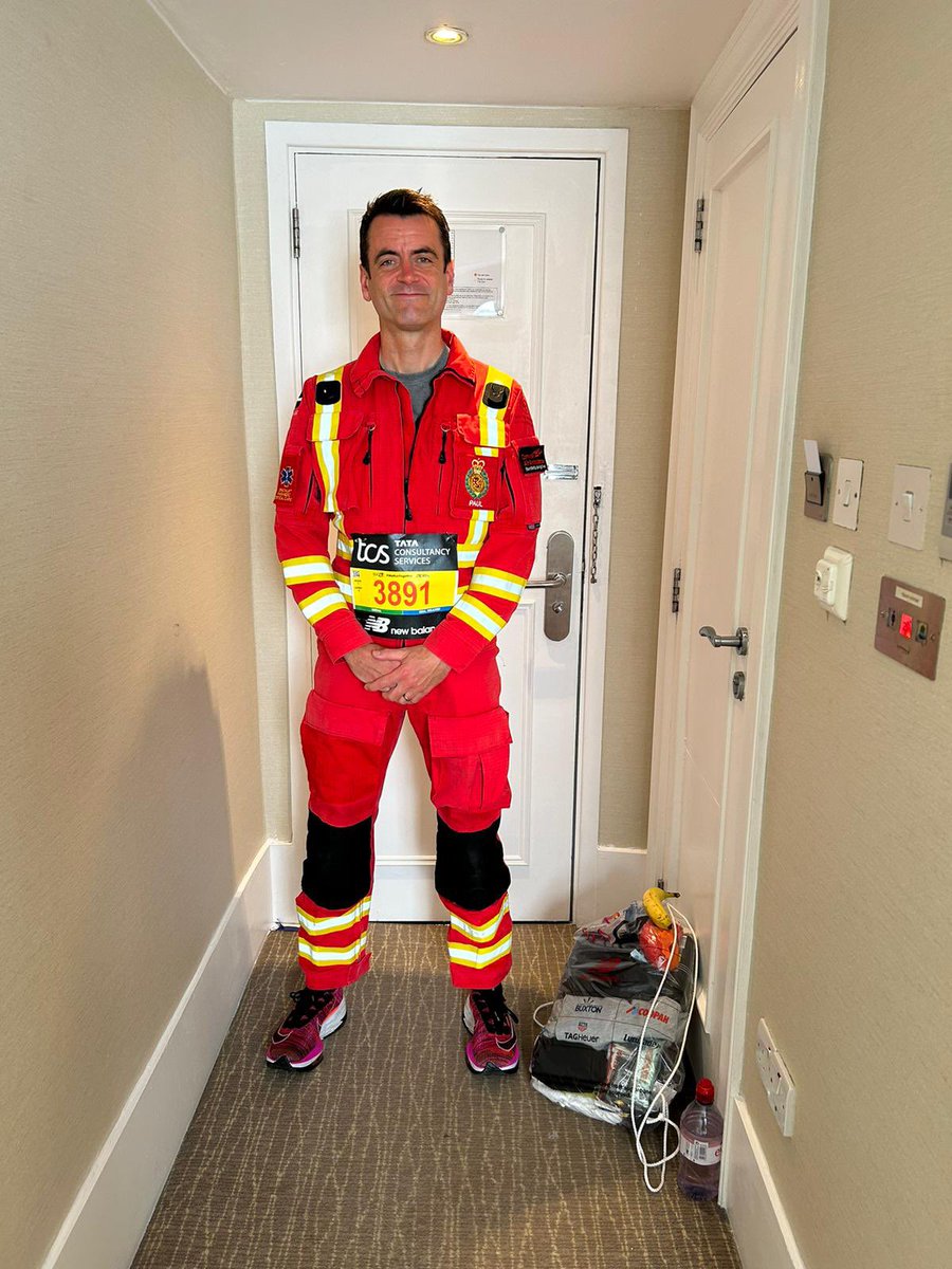 Quick shout out to our coach Paul Maskell who ran today for <a href="/cornwallairamb/">Cornwall Air Ambulance</a> , in full flight gear. He’s just ran 2:53:14 👀 With a negative split 👏👏 #Machine