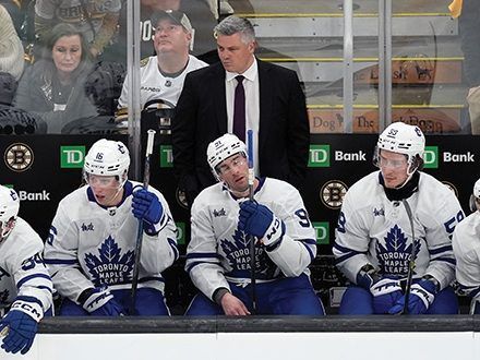 SIMMONS: It's the same old song for the sad sack Maple Leafs in Game 1 torontosun.com/sports/hockey/…