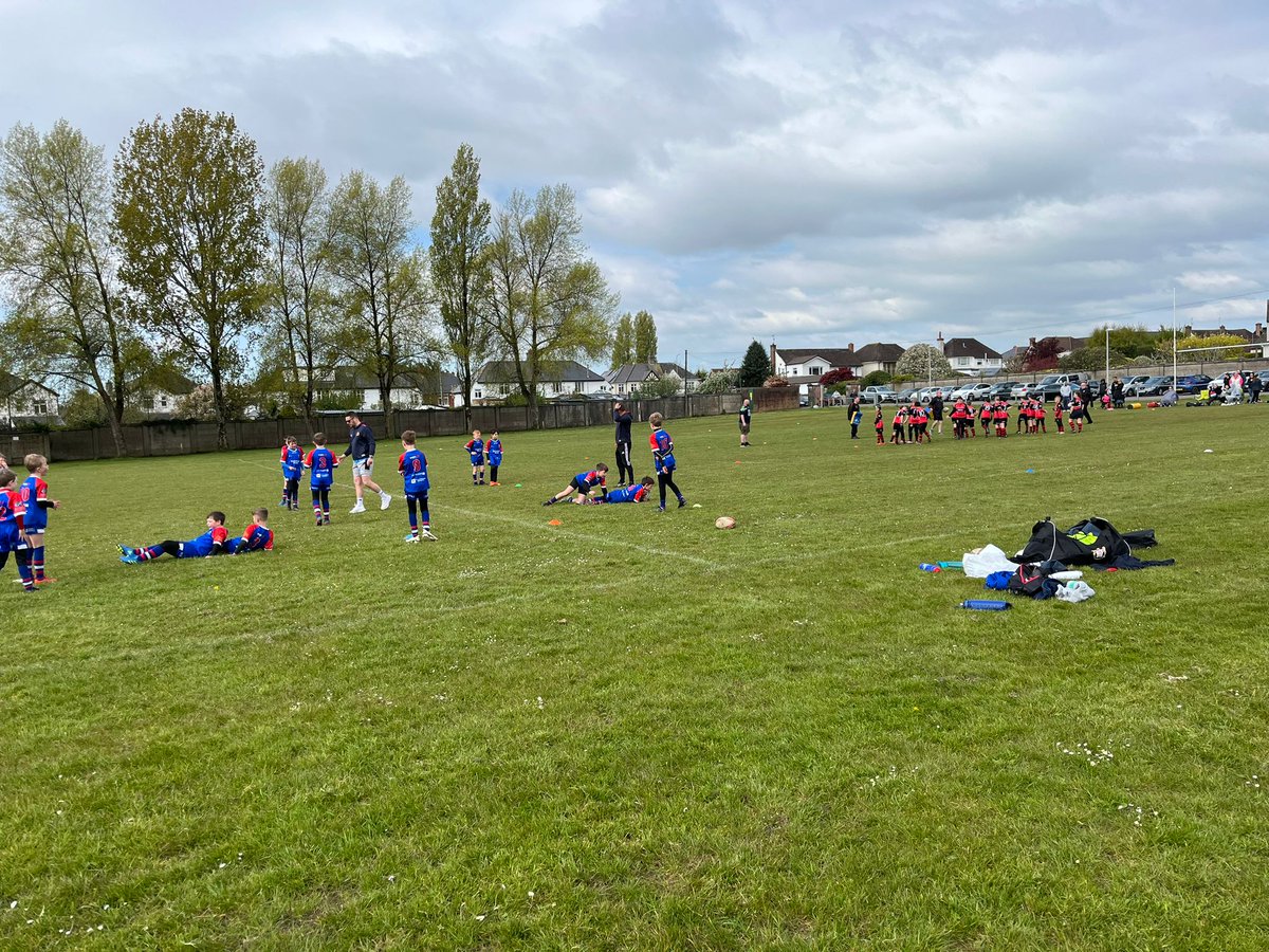 Morning watching @PenarthRFC and @RfcEly under 9's Great support 👏 positive coaching , and lots of rugby being played . Da Iwan coaches and players