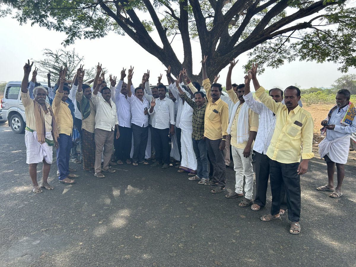 MkreddyTdp's tweet photo. ఇవాల PTM మండలంలో పలు గ్రామాలలో పర్యటన సందర్భంగా✌️✌️✌️ https://t.co/IdnA5Of7Ri