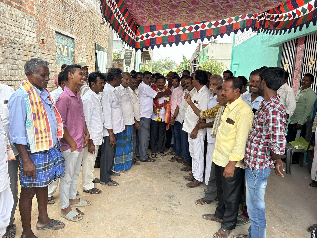 MkreddyTdp's tweet photo. ఇవాల PTM మండలంలో పలు గ్రామాలలో పర్యటన సందర్భంగా✌️✌️✌️ https://t.co/IdnA5Of7Ri