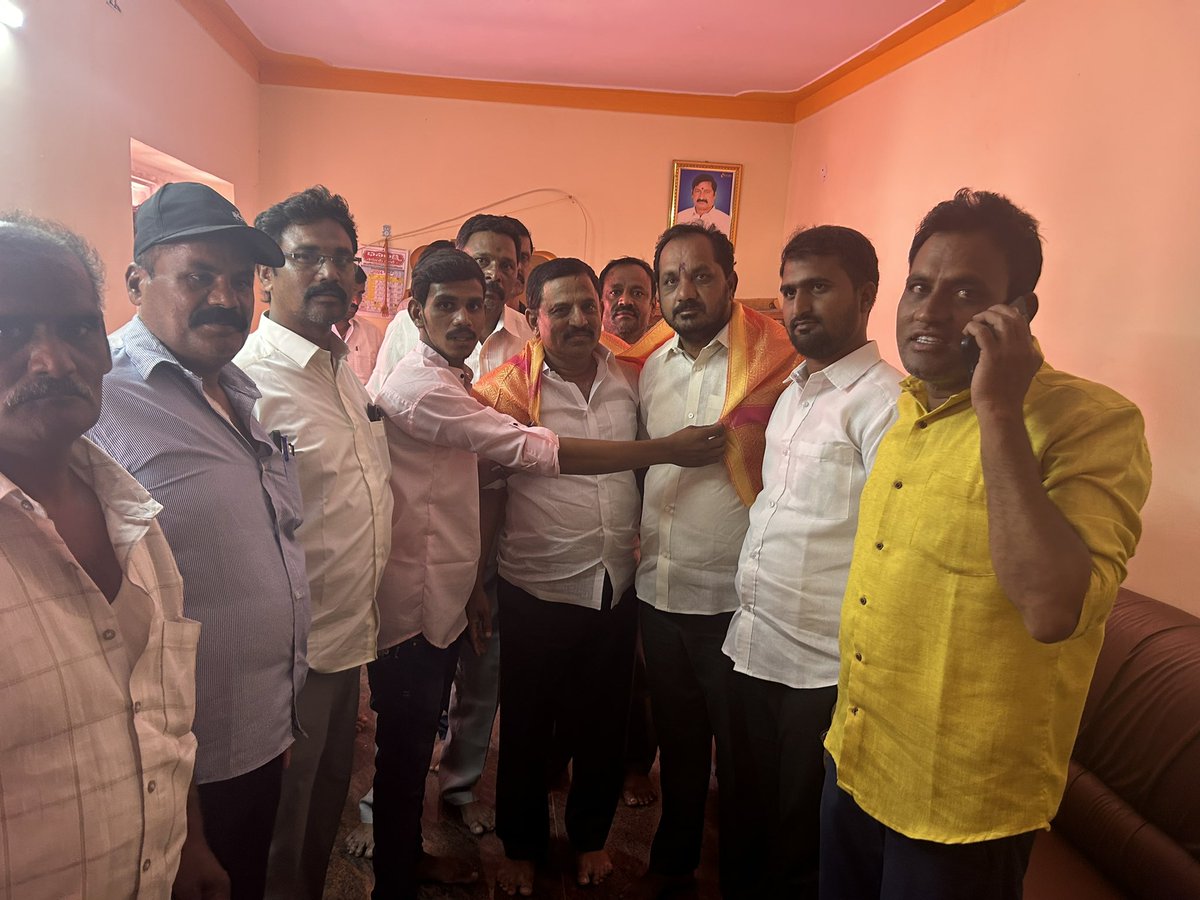 MkreddyTdp's tweet photo. ఇవాల PTM మండలంలో పలు గ్రామాలలో పర్యటన సందర్భంగా✌️✌️✌️ https://t.co/IdnA5Of7Ri