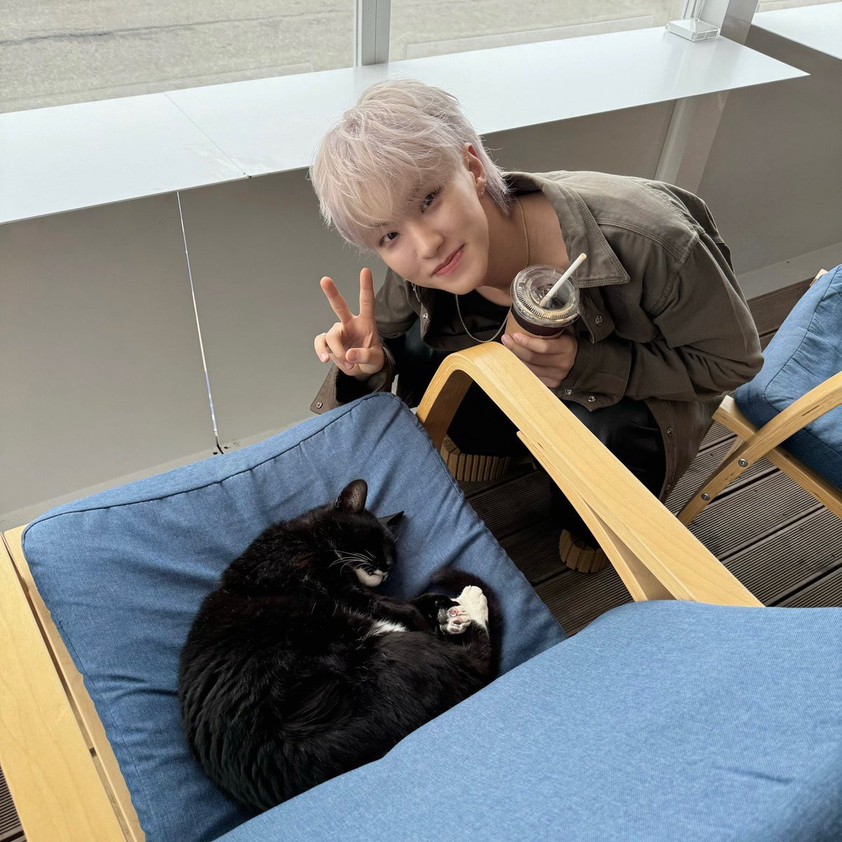 ahn__lee's tweet photo. he’s the cutest ever RAAAAH https://t.co/JmLbUJws4v
