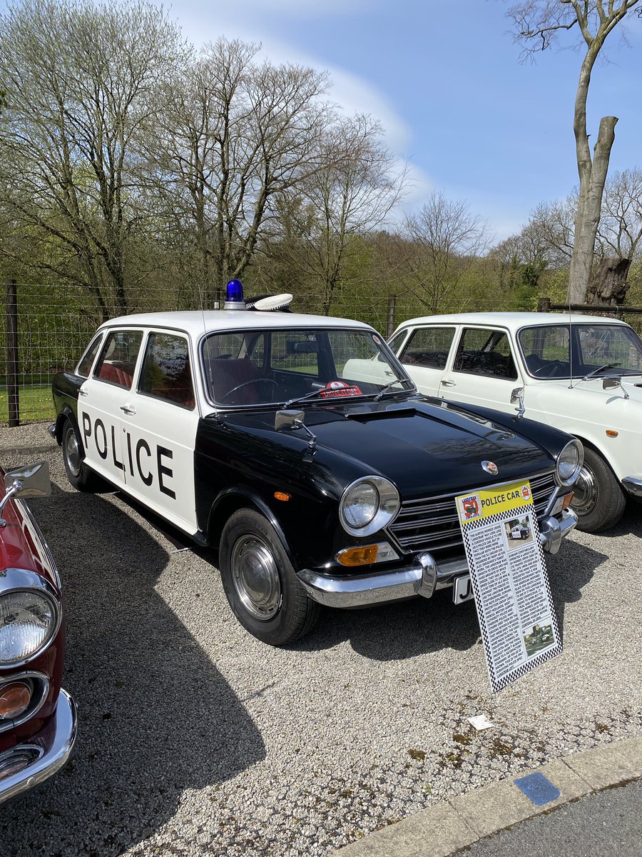 BaileyCarPark's tweet photo. We are a popular car park for visiting car clubs. Today it the Austin-Cambridge &amp; Morris- Oxford 🚗🌞 https://t.co/vu5nhi7ZvO
