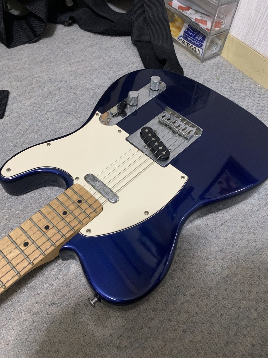 My New Gear…

Playtech Telecaster Type Blue

2000円でテレキャスター買いました。