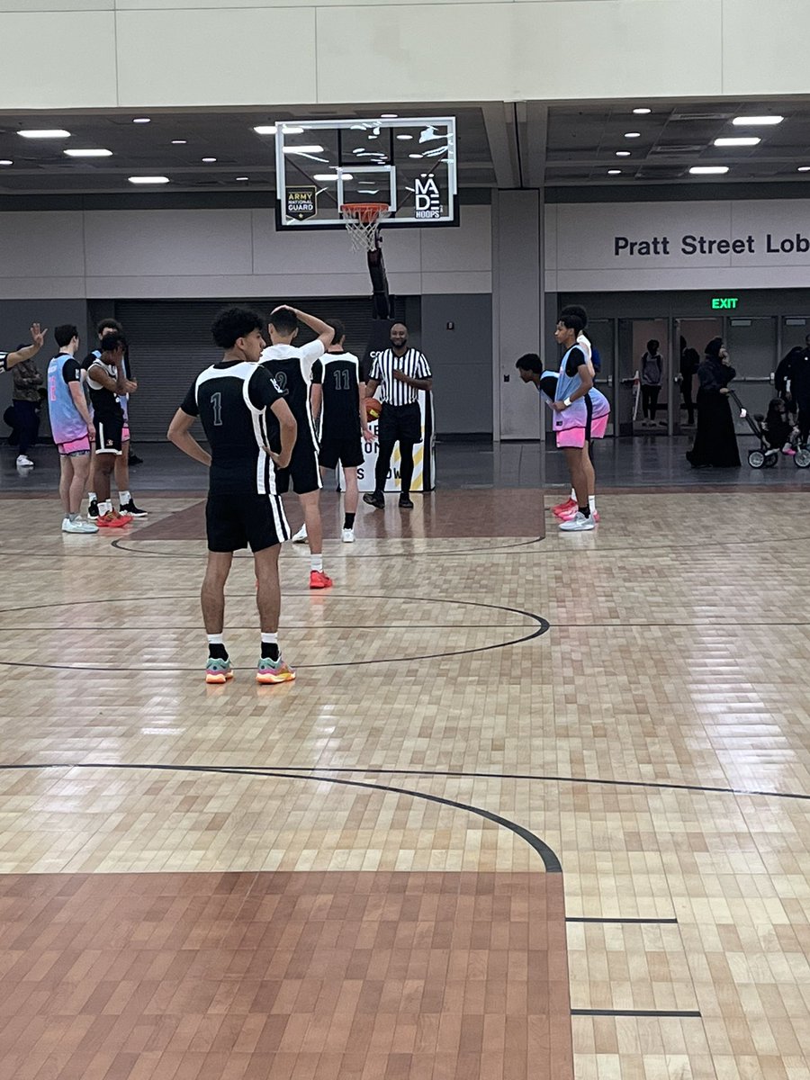 BflinnHoops's tweet photo. Starting the morning off with @TSF_AAU  MHC vs @ProSkillsSATX https://t.co/i5dlhNpReN