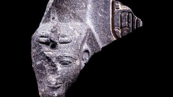 استعادة رأس تمثال للملك المصري العظيم رمسيس الثاني من سويسرا 🇪🇬