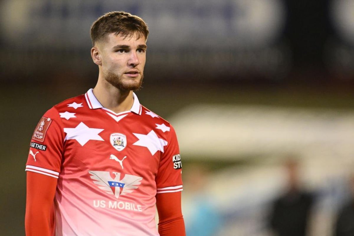 AgentJusTrustMe's tweet photo. Sheffield United are interested in Luton Town winger John McAtee. Currently on loan at Barnsley, the winger has impressed in league one, and Sheffield Utd are looking for a loan deal. #sufc #ltfc https://t.co/tp74U9JUAa