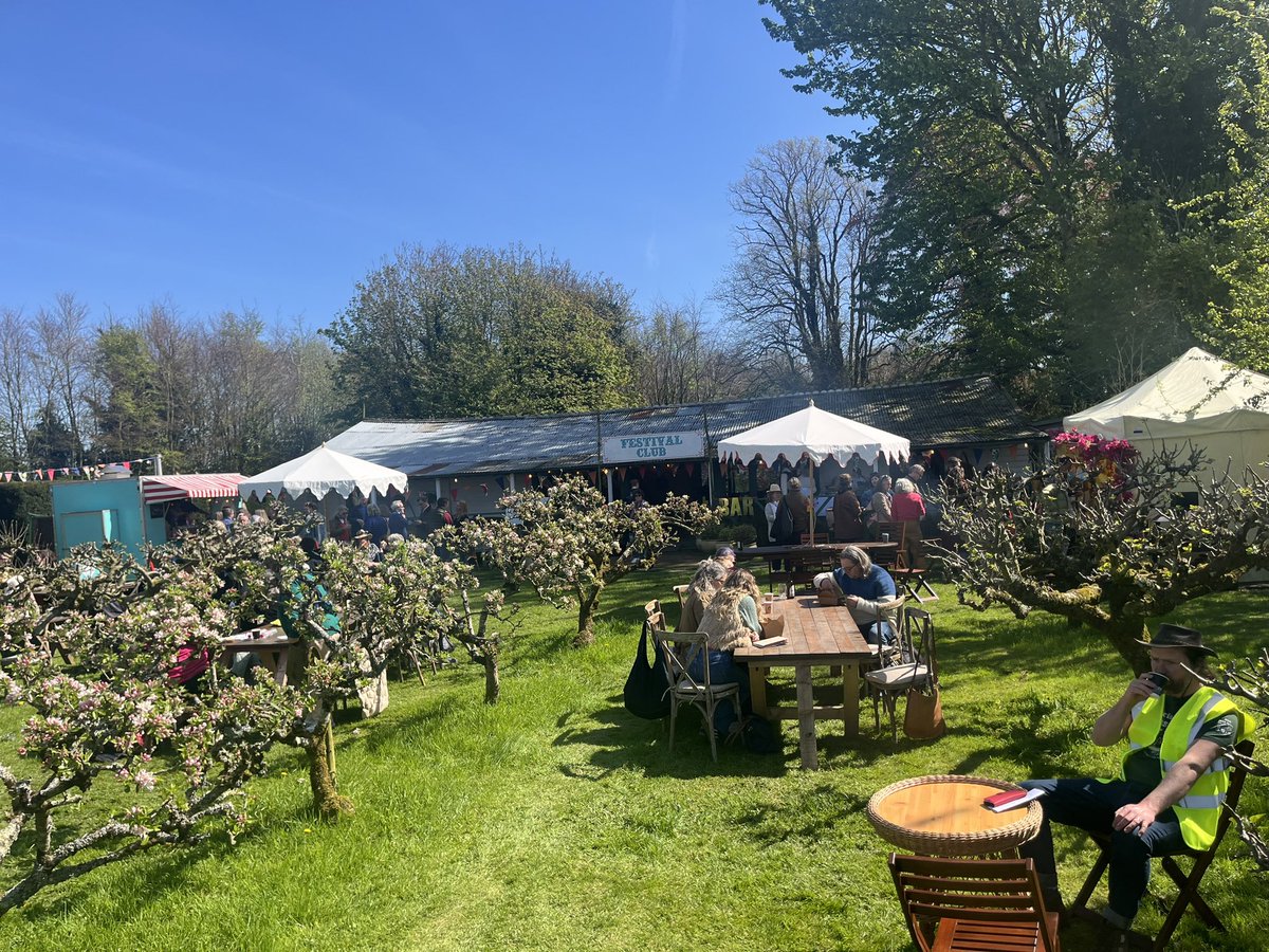 Emma Thompson tweet media