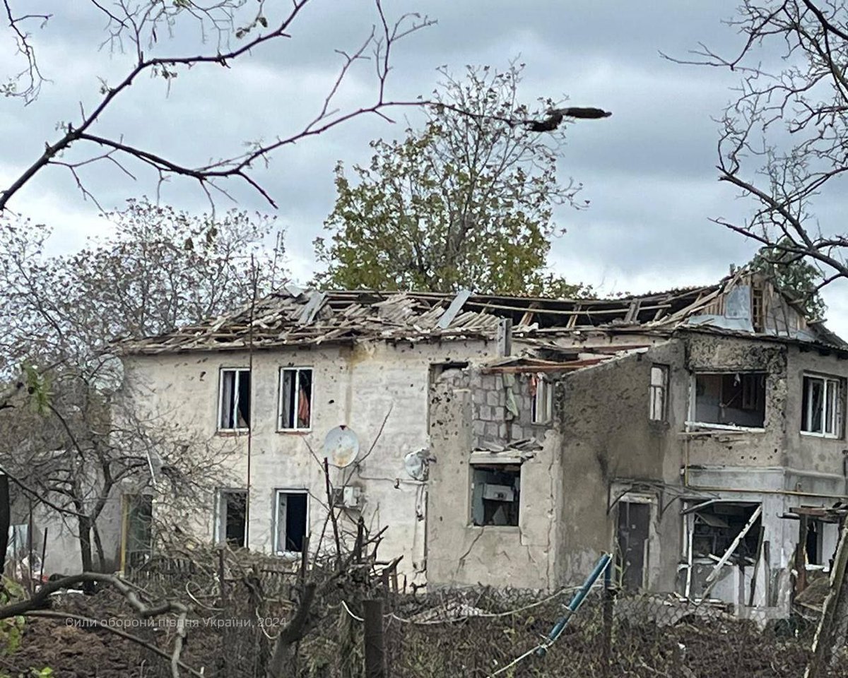 ❗️ Russian forces shelled Odesa region with ballistic missiles, targeting port infrastructure. 

As a result, four people were injured. The blast wave also damaged civilian homes, according to Regional Administration authorities.