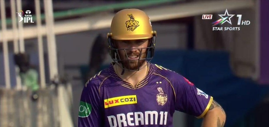 suru070's tweet photo. hil Salt smashed 6,4,4,6,4,4 against Lockie Ferguson - 28 runs. 🤯💥
#KKRvRCB #IPLonJioCinema
#psalt
#shreyasayar https://t.co/F3HiUm0kav
