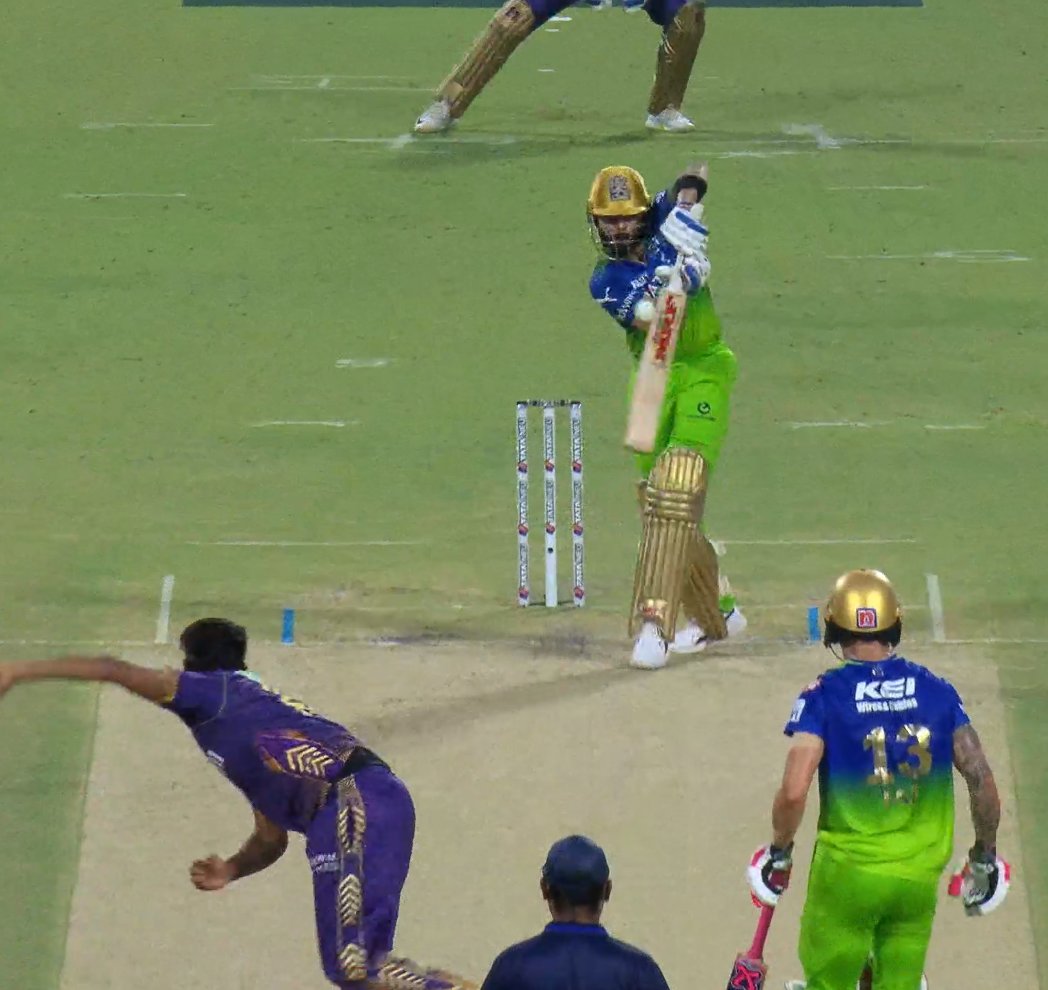 #RCBvsKKR WHAT IS THiS 🤬 IT'S CLEARLY NO BALL #Boycottipl 🤬🤡🤬🤡🤬🤬🤡
