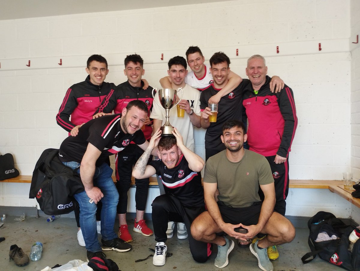 Nice kickabout with the boys ⚽⚫🔴
<a href="/SeamusCunniffe/">Seamus Cunniffe</a> <a href="/Akram_S7/">shairoze akram</a> <a href="/cian_hanley11/">Cian H11</a> <a href="/ivantoney24/">Ivan Toney</a>