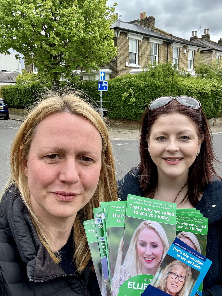 Great to be out campaigning today in #Balham with @CllrCoxEleanor and @tom_pridham getting out the postal vote @ToryVote_ . Use your 3 votes for: 🔹@Councillorsuzie for Mayor 🔹@CllrCoxEleanor for Merton & Wandsworth 🔹@CityHallTories