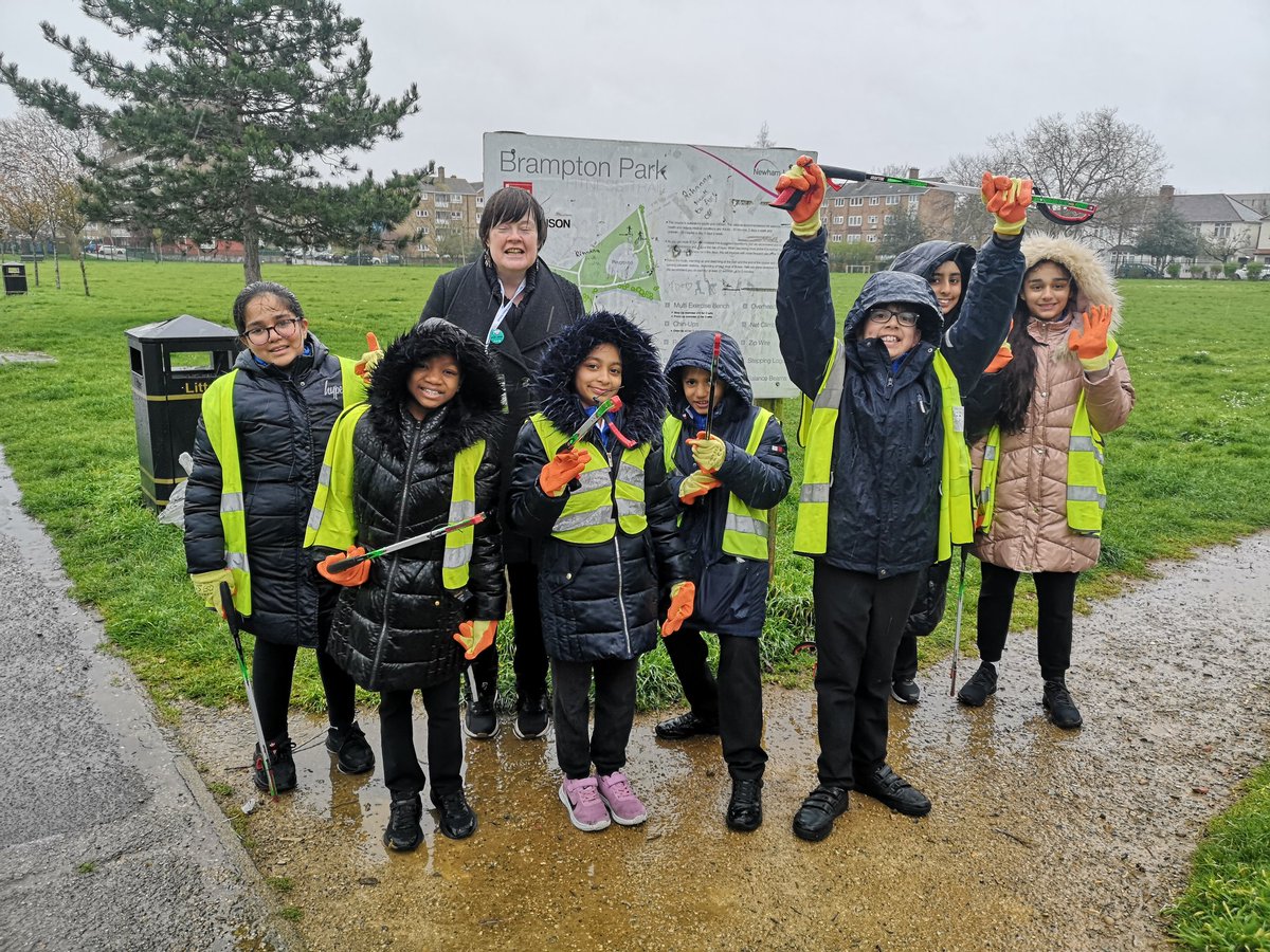 Our dedicated pupils, along with Cllr Susan Masters took part in a litter pick to help #KeepBritainTidy
Well done for braving the rain and the wind to do your bit for our local park!