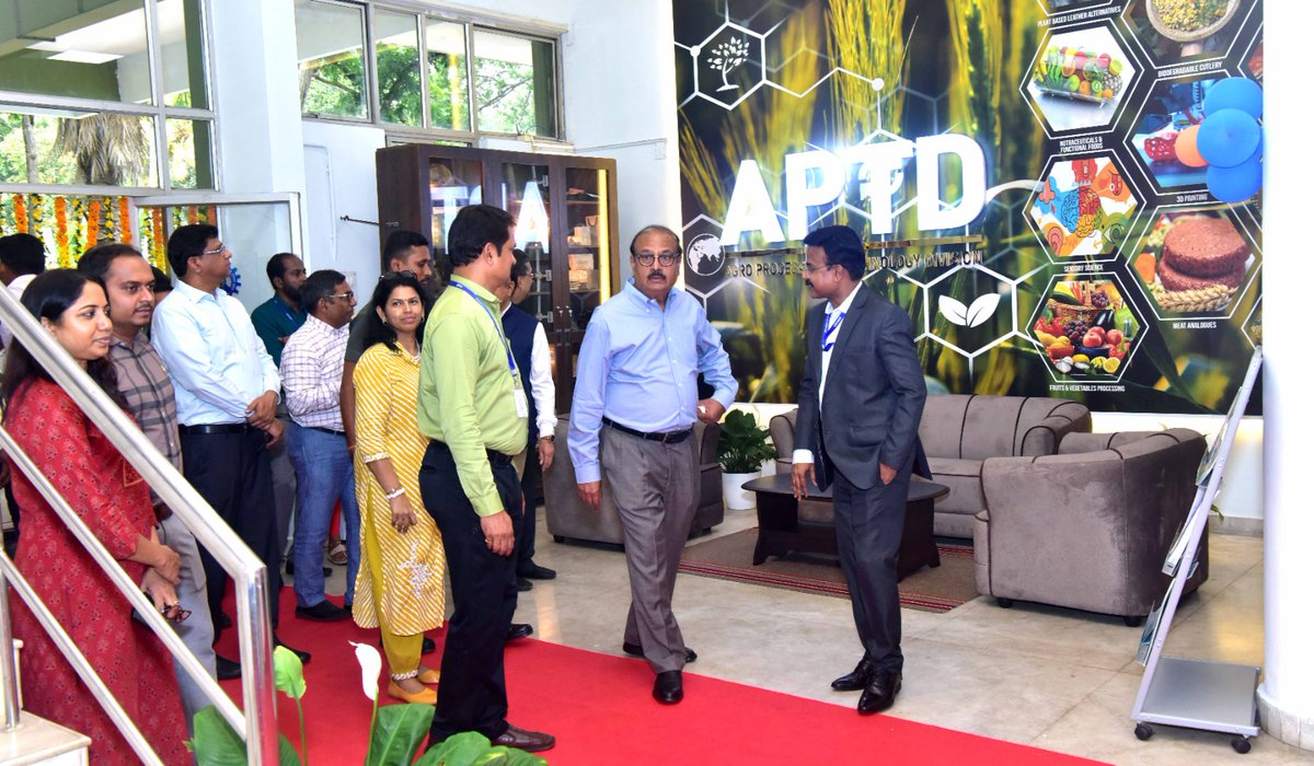 csir_niist's tweet photo. 1/3 A new food processing incubation centre has been inaugurated in Agroprocessing Technology Division to promote the translational research activities of the institute. @CSIR_IND @DrNKalaiselvi #foodprocessing #incubation https://t.co/ljagSUJjEB