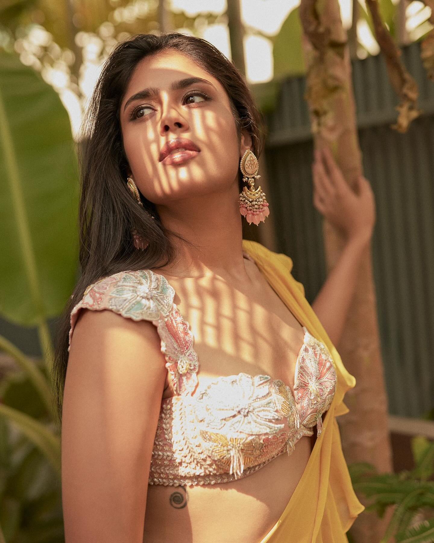 GLsJHgNbwAA_6ar?format=jpg&name=large