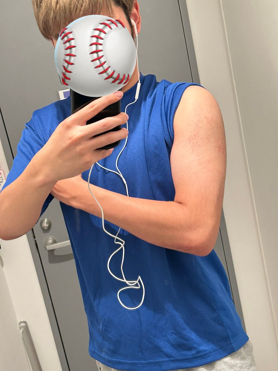 JTO_pw's tweet photo. 今日はいつもと違うジムで腕トレ！
まだまだ細い、食もトレーニングも色々
改善しないと💦
#JTO練習生への道 https://t.co/fFMWKNOvrT