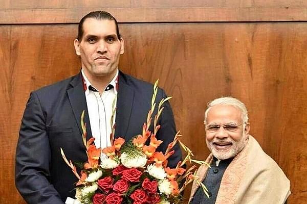 NewsAlgebraIND's tweet photo. BIG NEWS 🚨 THE GREAT KHALI says "Rahul Gandhi is a jumla & a total failure"

"Rahul Gandhi has no idea what to do as he has failed so many times"

"PM Modi has done things that people wouldn't have thought about because he has seen poverty"

"Kharge has been brought forward by Gandhis to face humiliation" - Khali