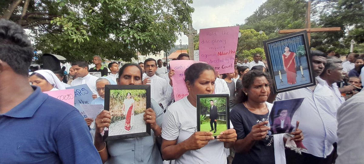 EmDeeS11's tweet photo. 5 years since the #EasterSundayAttacks in #lka 

Still no justice or accountability!

Protest held in Kandy
📸 Sarah Arumugam https://t.co/fT0sE6WvDc