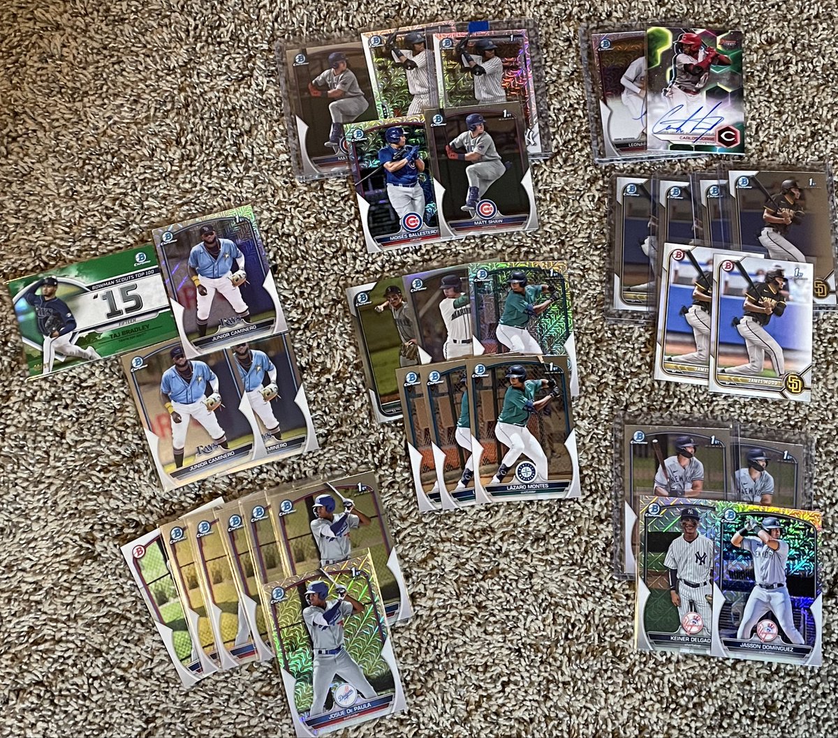 @Elliott0924 @davisdugout Each group $15  
One Shaw is refractor 
Farmelo and Young refractor