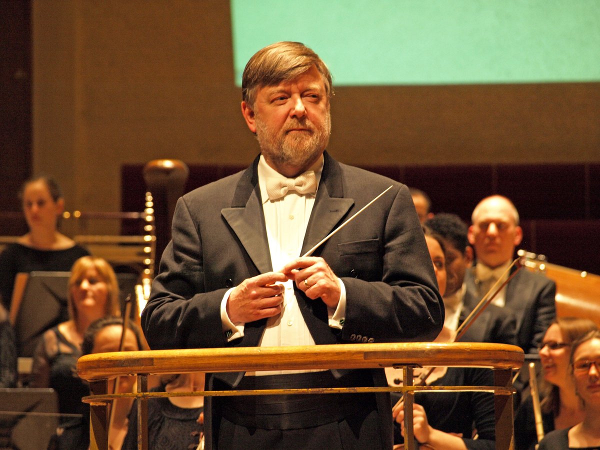 The Royal Liverpool Philharmonic Orchestra, Choir and staff are saddened to hear of the death of Sir Andrew Davis. Our condolences to Sir Andrew's family, friends and colleagues around the world. 📷: John Ward