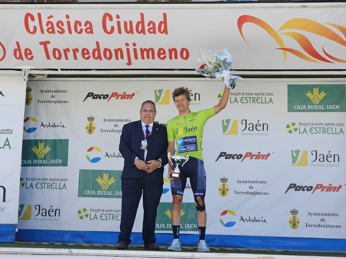🇪🇦 Clara línea ascendente del equipo élite y sub 23 en Copa de España, especialmente de Sergio Geerlings. El murciano ha concluido quinto la exigente Clásica de Torredonjimeno. El murciano, además, ha subido a podio como ganador de las metas volantes.