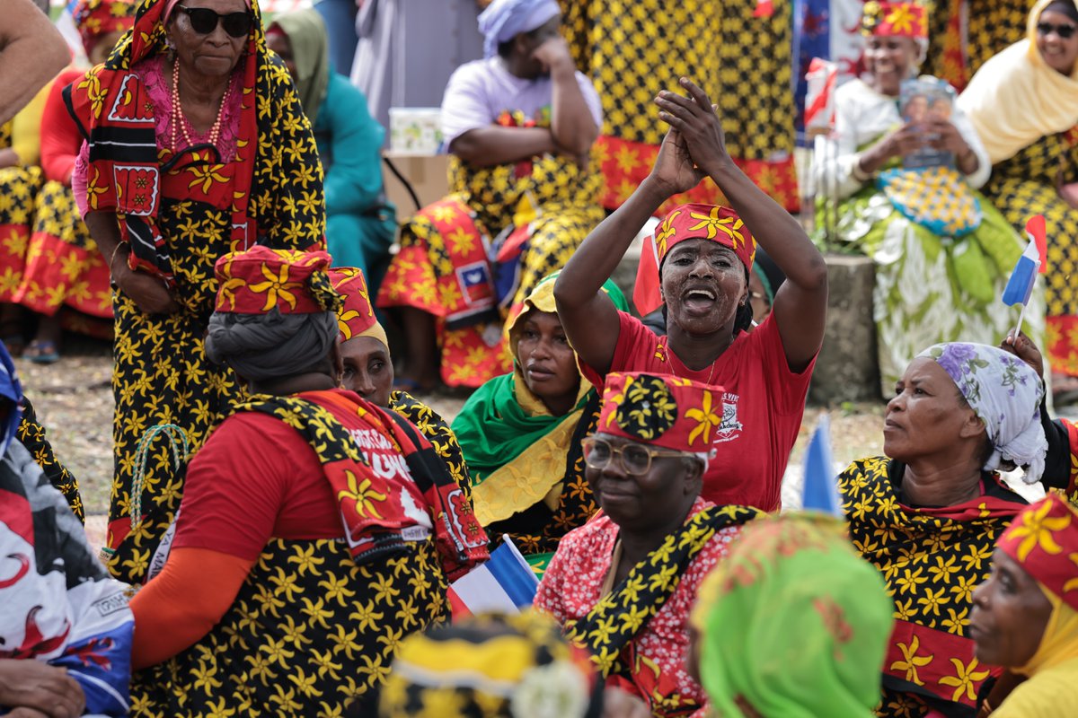 Les choses peuvent changer à Mayotte. Elles changeront grâce à vous. Elles changeront grâce à nous. Elles changeront grâce à nous tous !