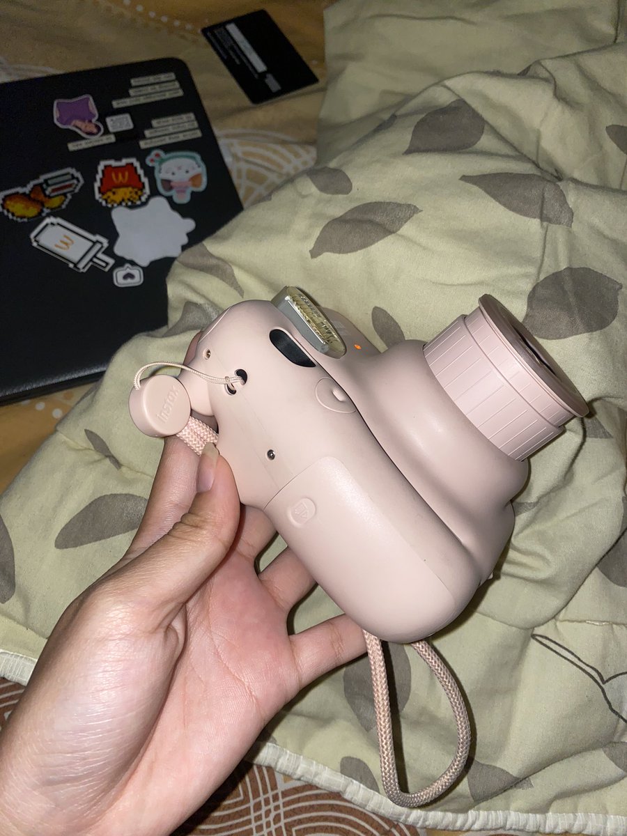 asl1422's tweet photo. INSTAX MINI 11 (blush pink) DIJUAL CEPAT 
&amp; Kondisi second 100% LIKE NEW !!
Kelengkapan: cam, strap, manual book, user guide, kartu garansi, box, shutter button accessories.
* Tombol, flash aman normal, view finder bersih, body muluss
* Minus: -
#instax #jual #jualbeli https://t.co/OTunsFEWM6