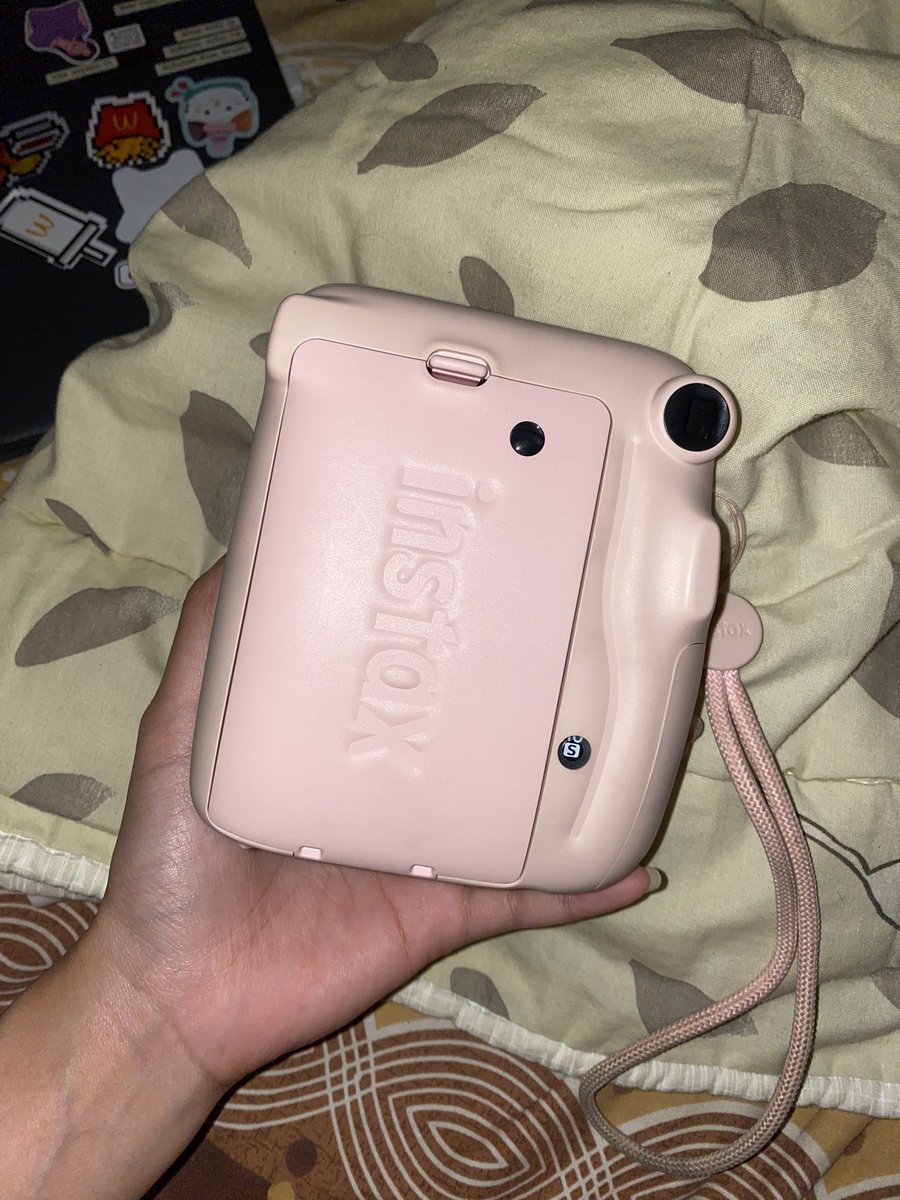 asl1422's tweet photo. INSTAX MINI 11 (blush pink) DIJUAL CEPAT 
&amp; Kondisi second 100% LIKE NEW !!
Kelengkapan: cam, strap, manual book, user guide, kartu garansi, box, shutter button accessories.
* Tombol, flash aman normal, view finder bersih, body muluss
* Minus: -
#instax #jual #jualbeli https://t.co/OTunsFEWM6