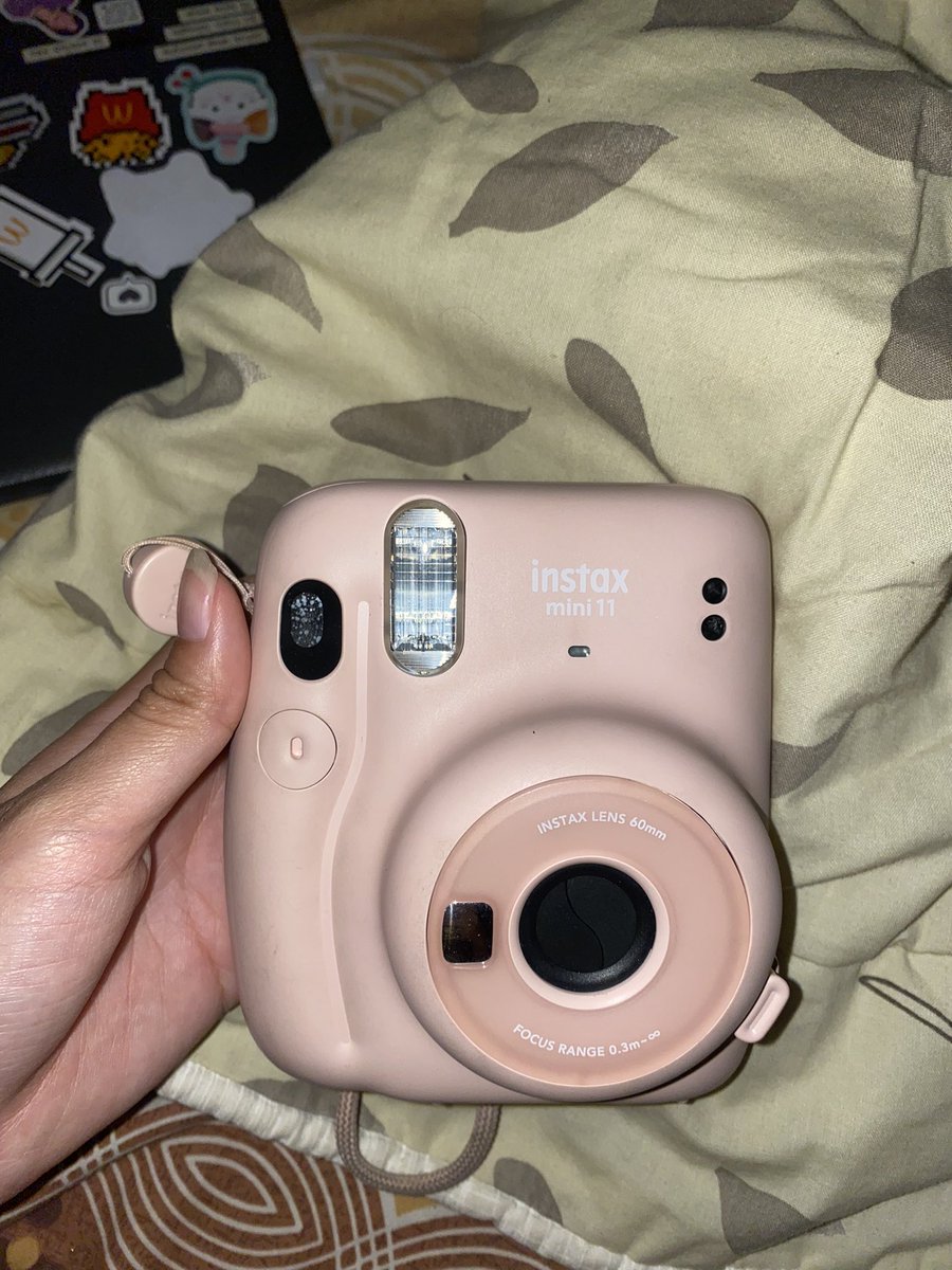 asl1422's tweet photo. INSTAX MINI 11 (blush pink) DIJUAL CEPAT 
&amp; Kondisi second 100% LIKE NEW !!
Kelengkapan: cam, strap, manual book, user guide, kartu garansi, box, shutter button accessories.
* Tombol, flash aman normal, view finder bersih, body muluss
* Minus: -
#instax #jual #jualbeli https://t.co/OTunsFEWM6