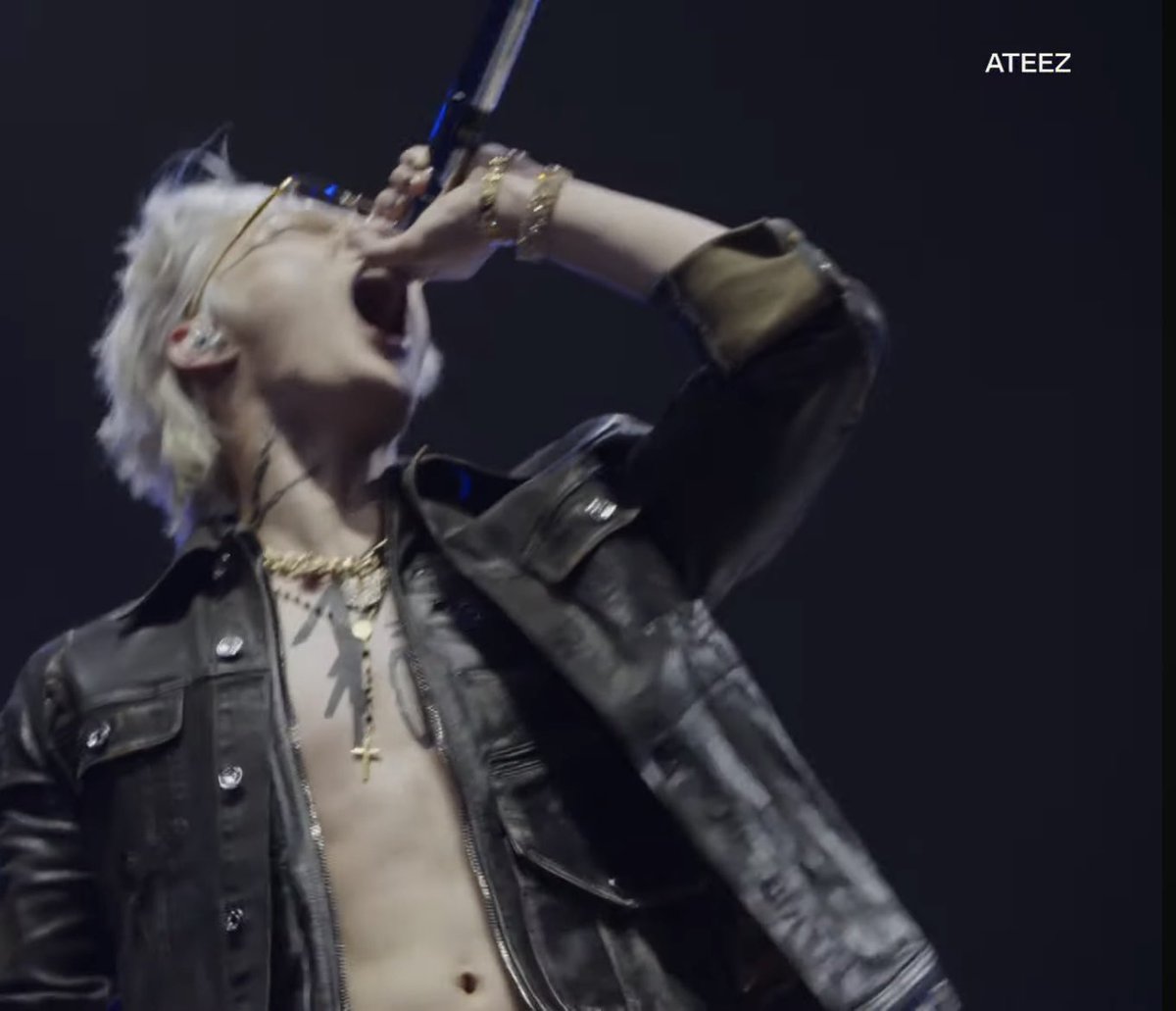 blessed with both my faves exposing their whole tiddies at coachella, i am ✨well fed✨