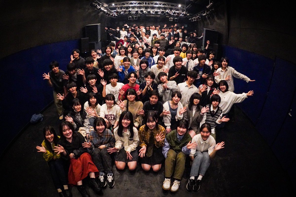 aporo_aurkm's tweet photo. SCHOOL ROCK FES 
WELCOME SPECIAL 

アポロラストスクフェスでした🥲
みんな一緒に手振ってくれてほんとにほんとに楽しいライブでした！！！！
ありがとうございました！！！！！！！ https://t.co/XEYwpynWwq