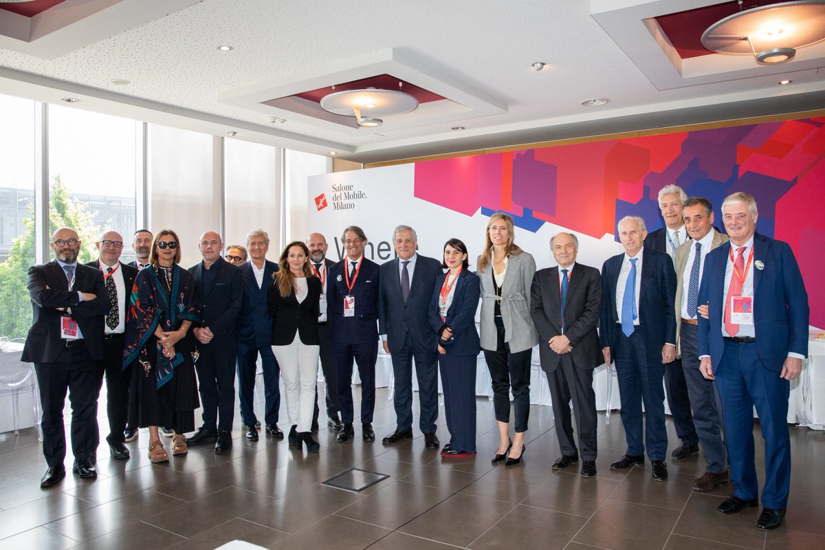 'Questo è un pilastro fondamentale per promuovere 🇮🇹 nel mondo. @ItalyMFA sta sostenendo attraverso #ICE questa straordinaria organizzazione'. Il min. @Antonio_Tajani al #SalonedelMobile ha sottolineato valore filiera #legnoarredo, di cui siamo orgogliosi di rappresentare la voce