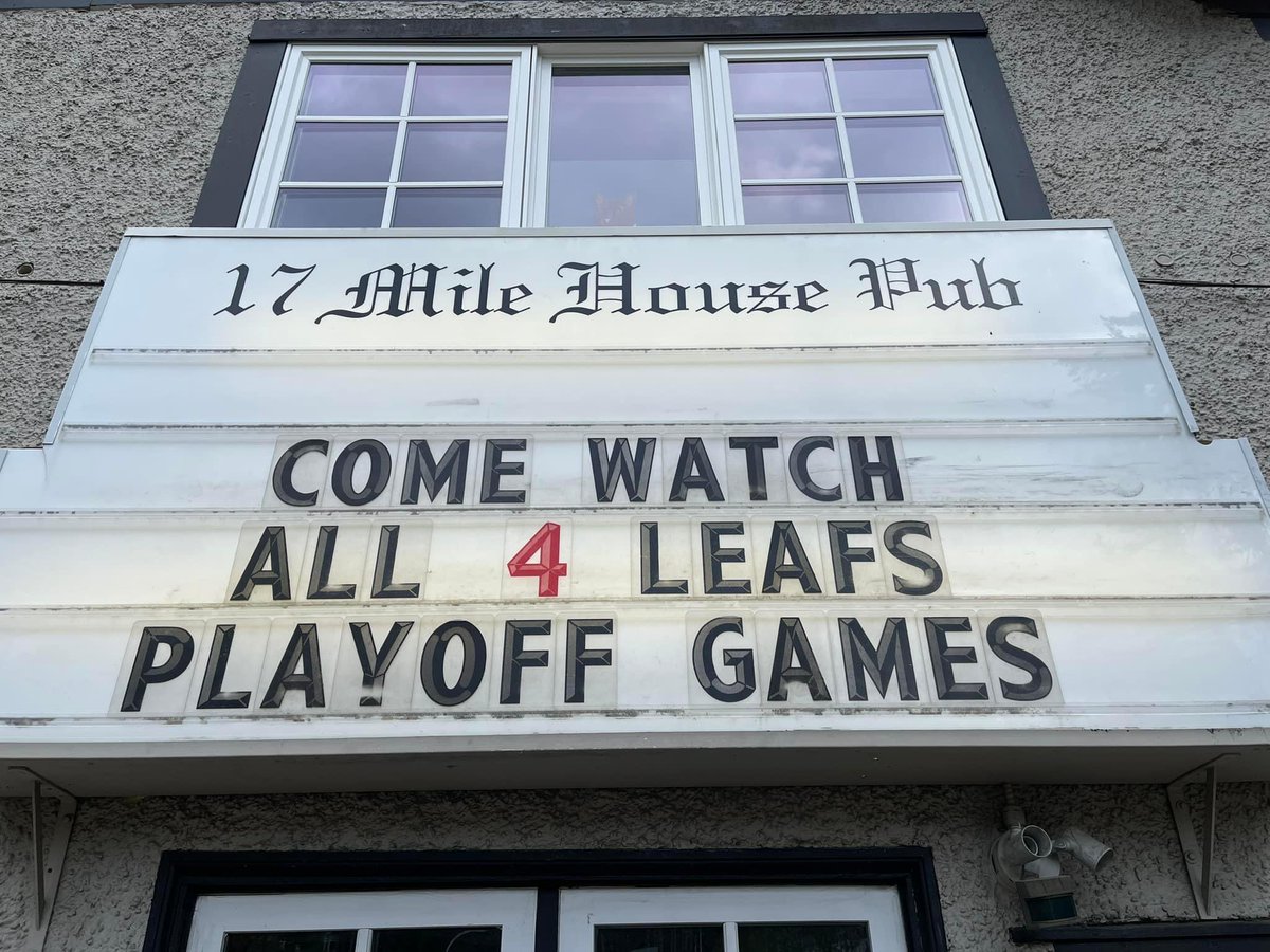 Over on #VancouverIsland the legendary 17 Mile House Pub is up to their old tricks #LeafsForever 😄