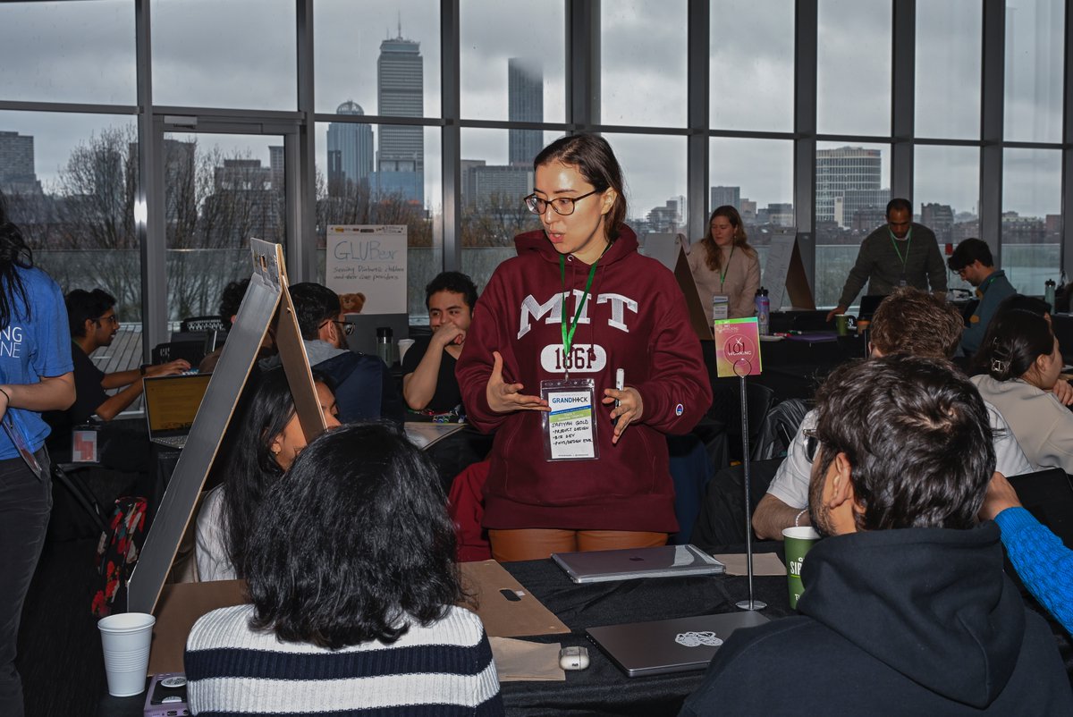 #GrandHack Day 2 for the books! 

Great ideas, pitches, and prototyping solutions from all three tracks. Stay tuned for updates and track winners later today!

#GrandHack24 #Innovation #Healthcare