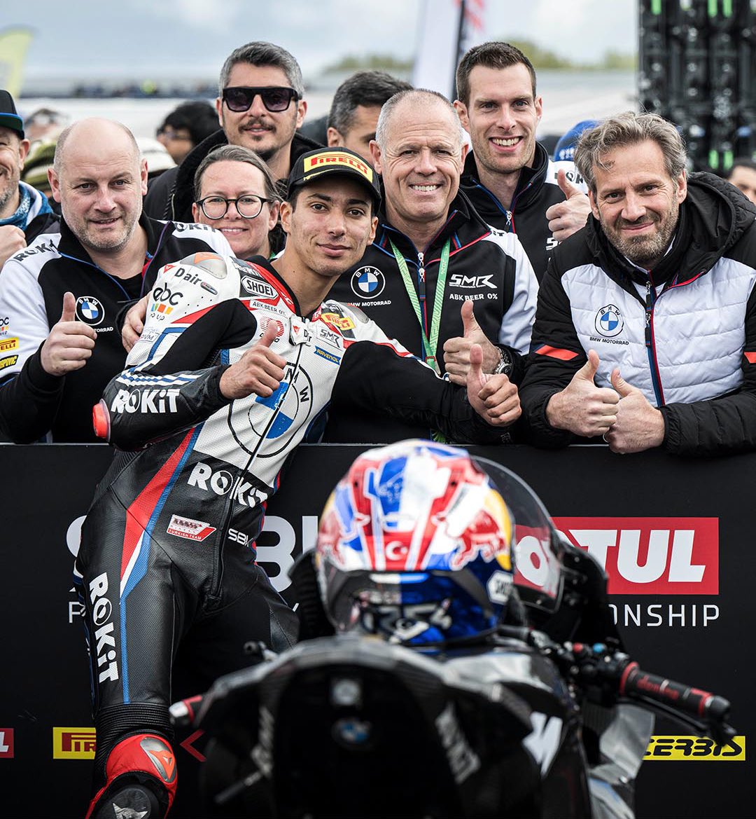 motorsportcomtr's tweet photo. 🇹🇷 TOPRAK RAZGATLIOĞLU

🗣️ "Start'taki pozisyon önemli değil. Her zaman yarış daha önemli."

"Daha önce burada hiç kazanmamıştım. Çok mutluyum.” https://t.co/00M5NjFlux