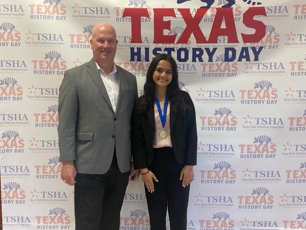 Big shoutout to Nabiha Ahmed for winning 1st place in her NHD Individual documentary! Next stop: Nationals in June! We are so proud of you!! 🏆👏#NationalHistoryDay @THS_Tigers