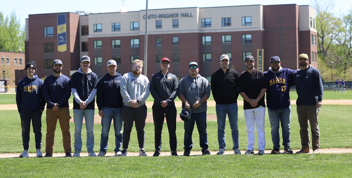 MUKNIGHTS25's tweet image. Recognition yesterday of two @MarianUBaseball alumni groups.
The 2004 Mid Central Conf. Champions and the 2019 Crossroads League Trny Champions. The two teams combined for 62 wins during their championship runs including 8 NAIA post season wins.