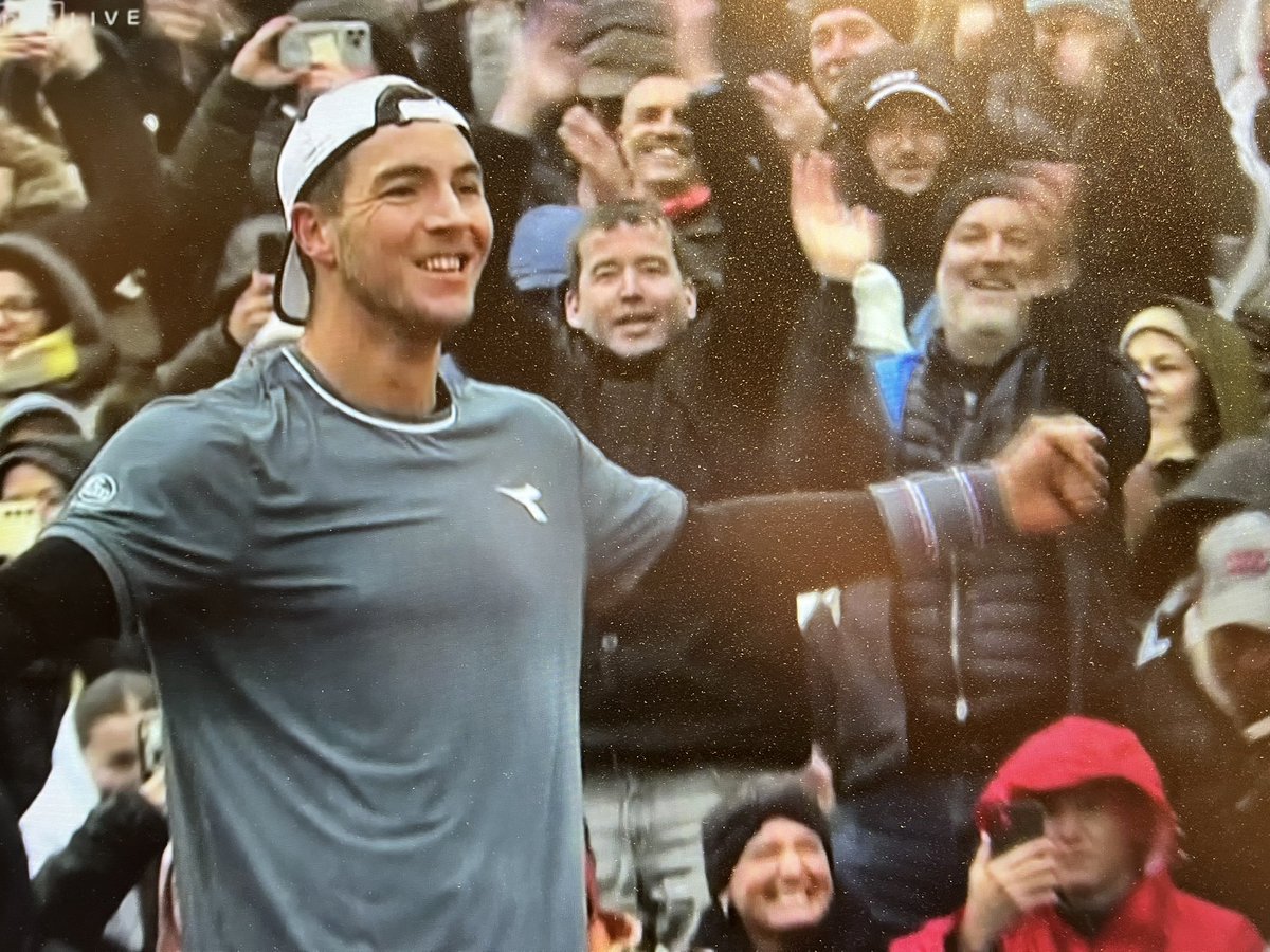 Da isser endlich!!!! @Struffitennis holt seinen 1. ATP-Titel. Im Finale der @BMWOpen24 schlägt er Taylor Fritz 7:5, 6:3 - herzlichen Glückwunsch Struffi, das haste dir so verdient 🤗 #bmwopen #munich #ATP