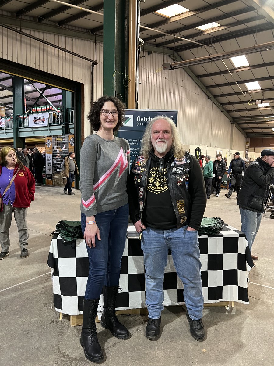 Having a great time meeting friends of @UpRightDerbys @mhmotorbike @DocBike_Staffs and those who are at the Stafford @classicbikeshow . Its always such a good event and great to see a room full of bike enthusiasts and some amazing bikes. 🚲