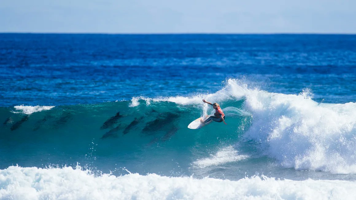 Grabriela Bryan surfing with the locals. #Surf #WSL